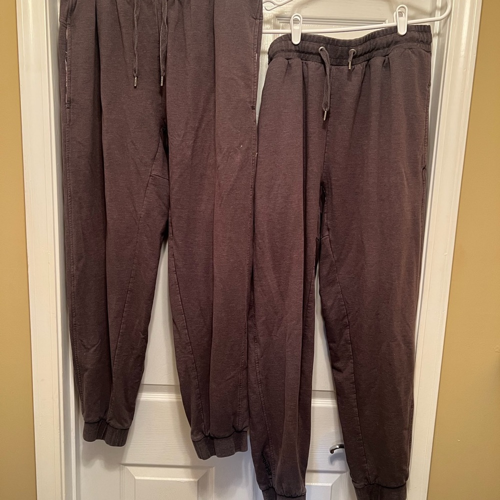 Men's Gray Jogger Pants (2)